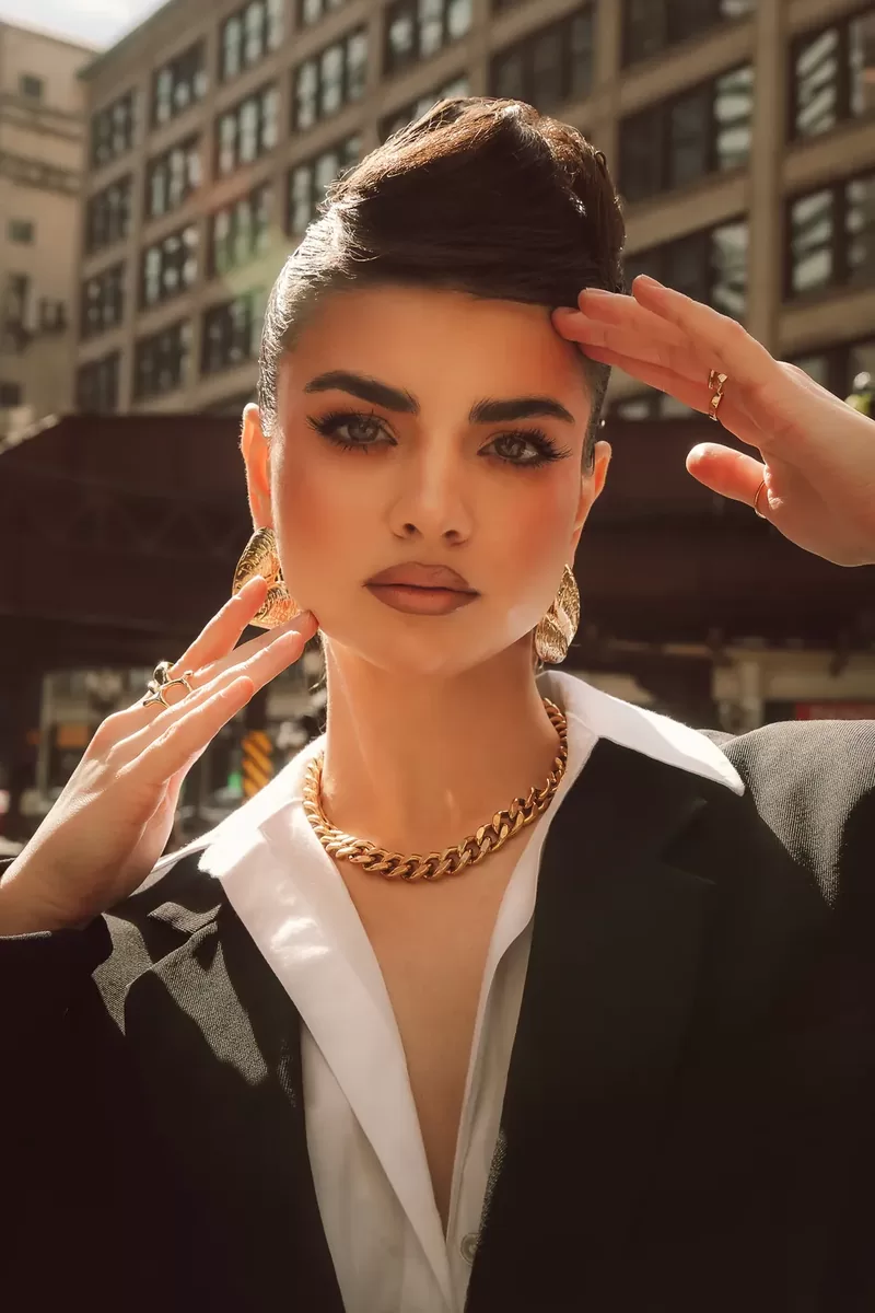 Power in Frame — Moda // Editorial