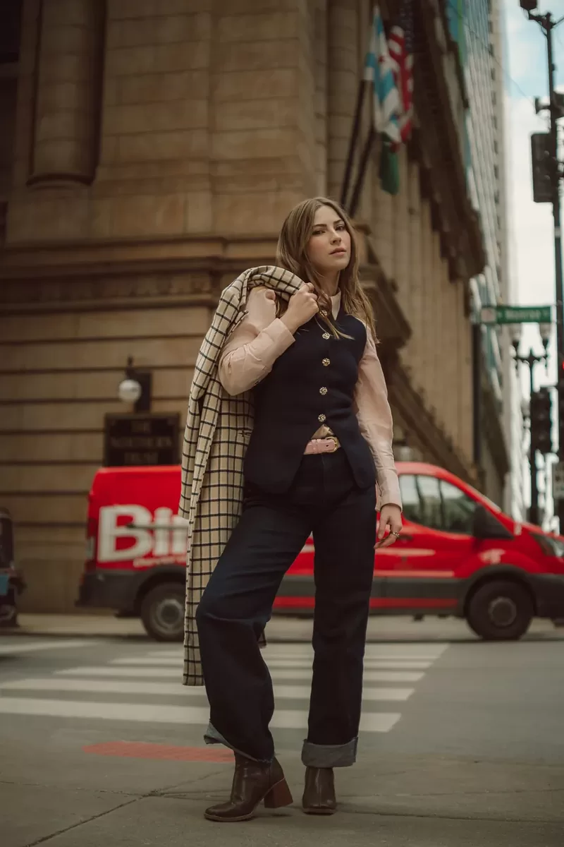 Moments Between the Rush — Moda // Editorial