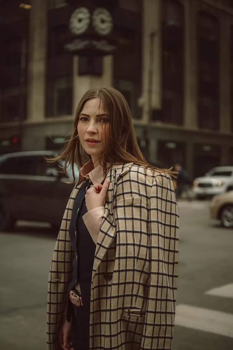 Moments Between the Rush — Moda // Editorial