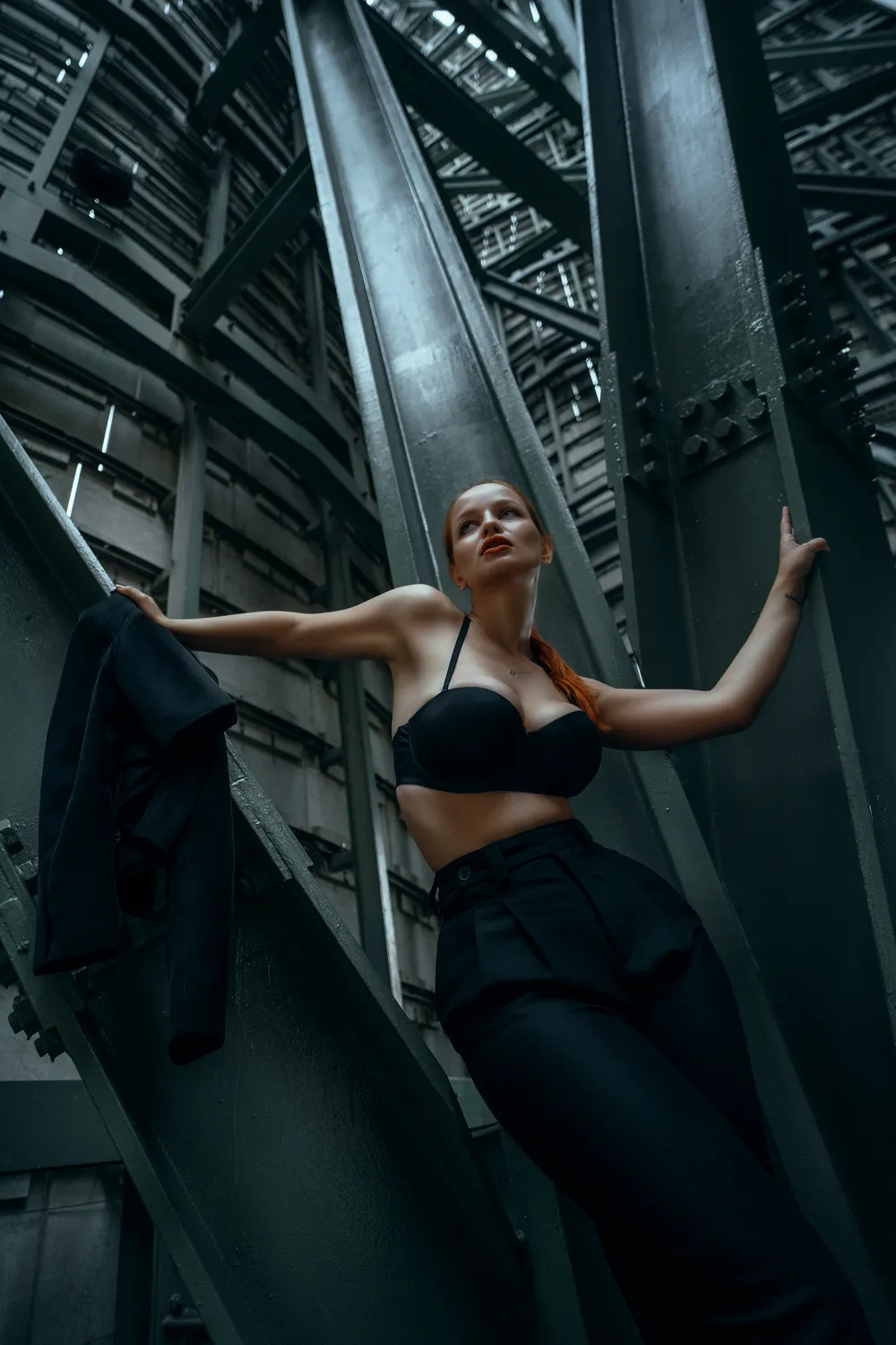 Neon Strike — Moda // Editorial