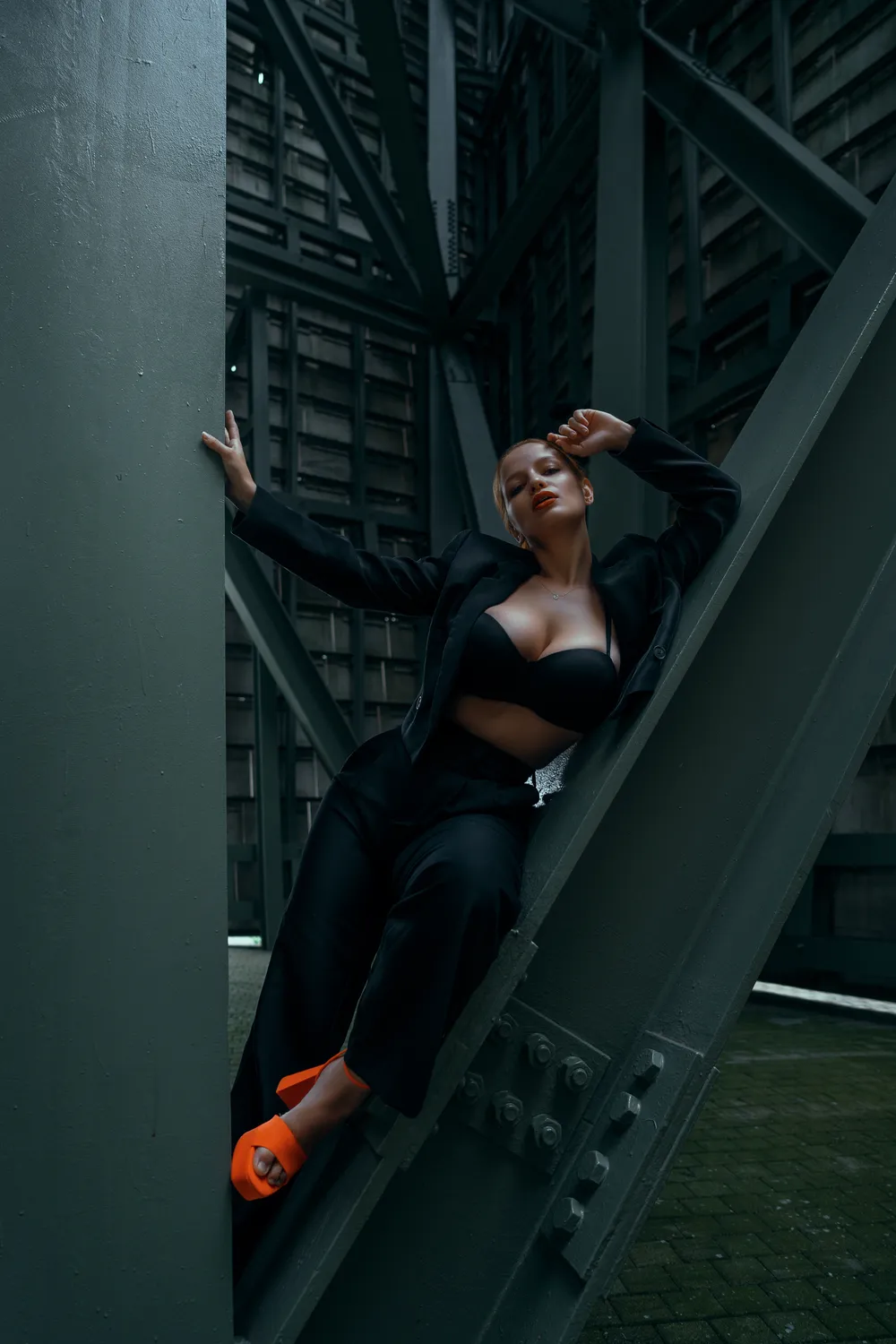 Neon Strike — Moda // Editorial