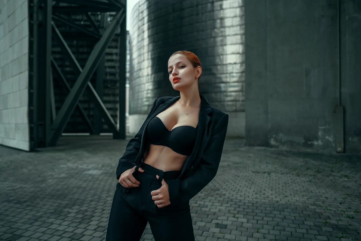 Neon Strike — Moda // Editorial