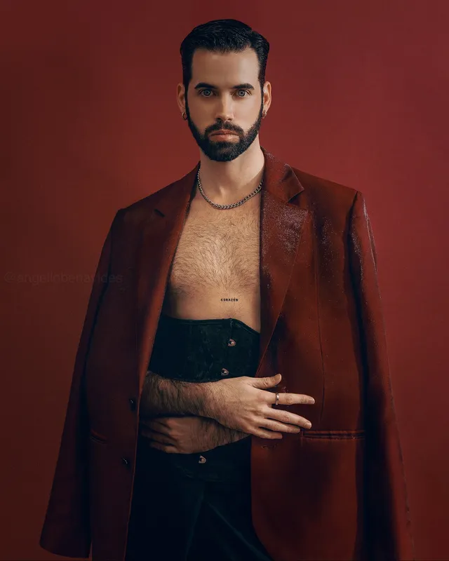 Corazón Iconic — Angello Benavides