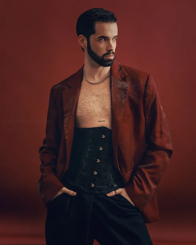 Corazón Iconic — Angello Benavides